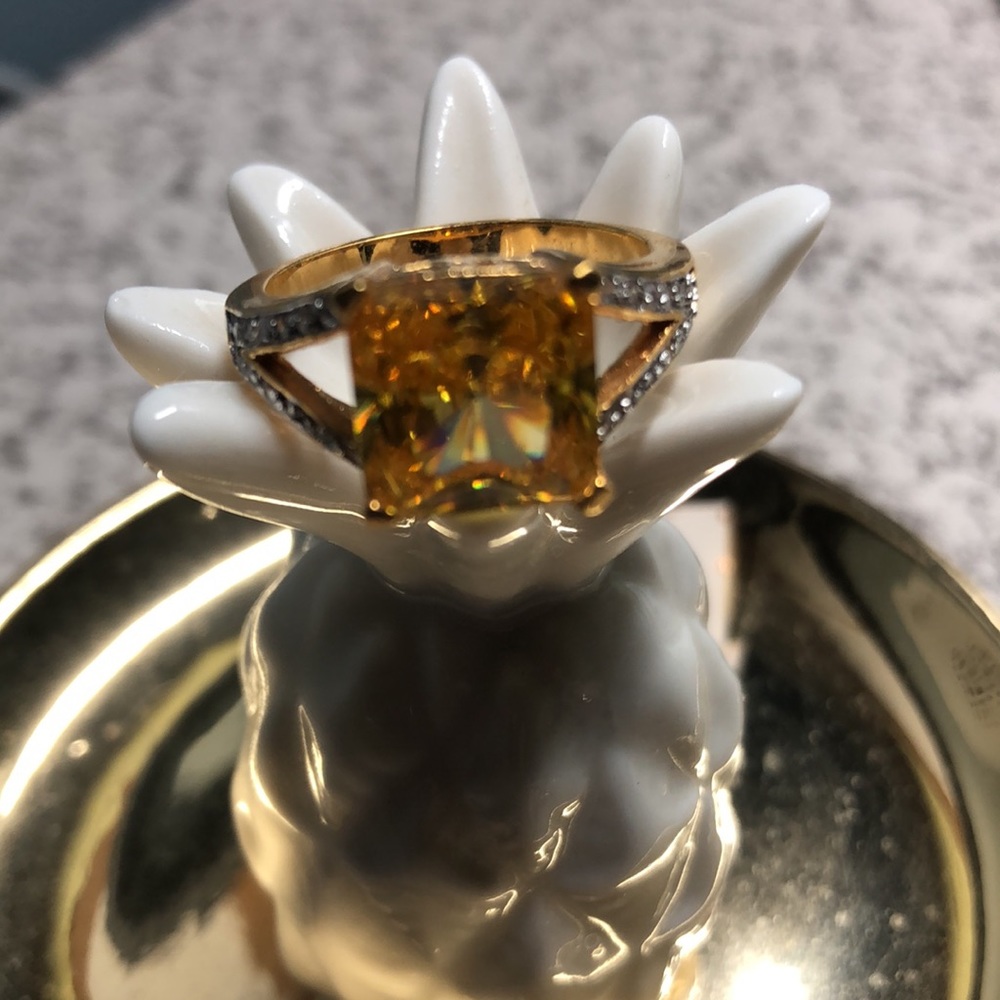 Statement Ring - Picture 3 of 4